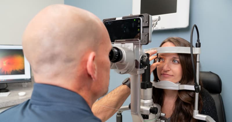 ophthalmologist-checking-female-eyes